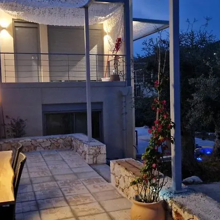 Maya Lefkada *